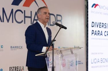 conferencia-amchamdr-casa-de-campo-febrero-2025-16.jpg