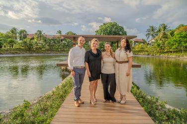 Sr. Charles Keusters, Begoña Sanjuan, Irene Campaña, Josefina Risi.....jpg