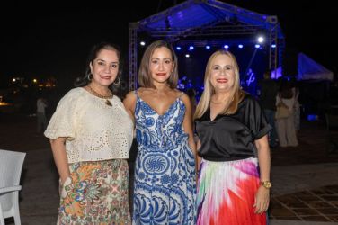 PatriciaProaño,RocioMazara,AmarilisSilvestre_lw.jpg