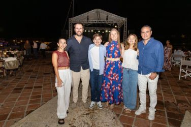 LuciaLora,NicolasMacchiavello,EduardoAndresLora,PilarLora,AnaLora,EduardoLora_lw.jpg