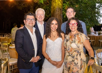YakirArteaga
Jim Hudson
Evan Schwartz
Emily Arteaga
Amy Hernandez
