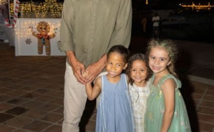 Oscar Martinez, Emma Sofia, Mar Emilia, and Mar Alicia Martinez