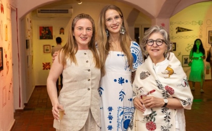 Maria Barba, Kristin Simmons, Mercedes Barba