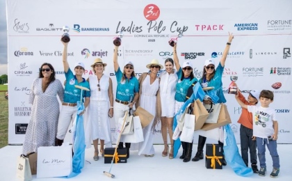 Primer-Lugar-Equipo-Baglietto-con-trofeos
