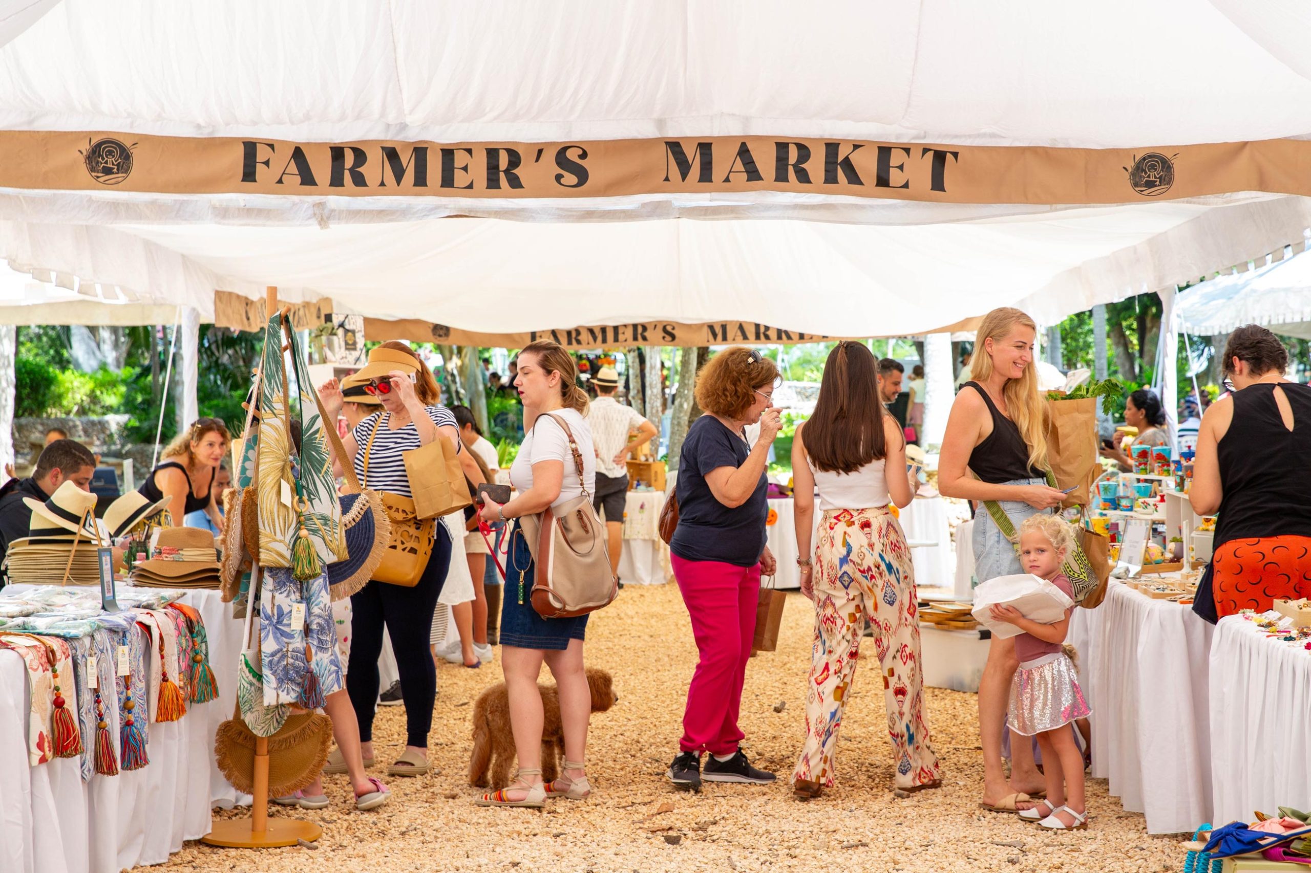 Great success at the Halloween edition of the Chavón Farmer's Market