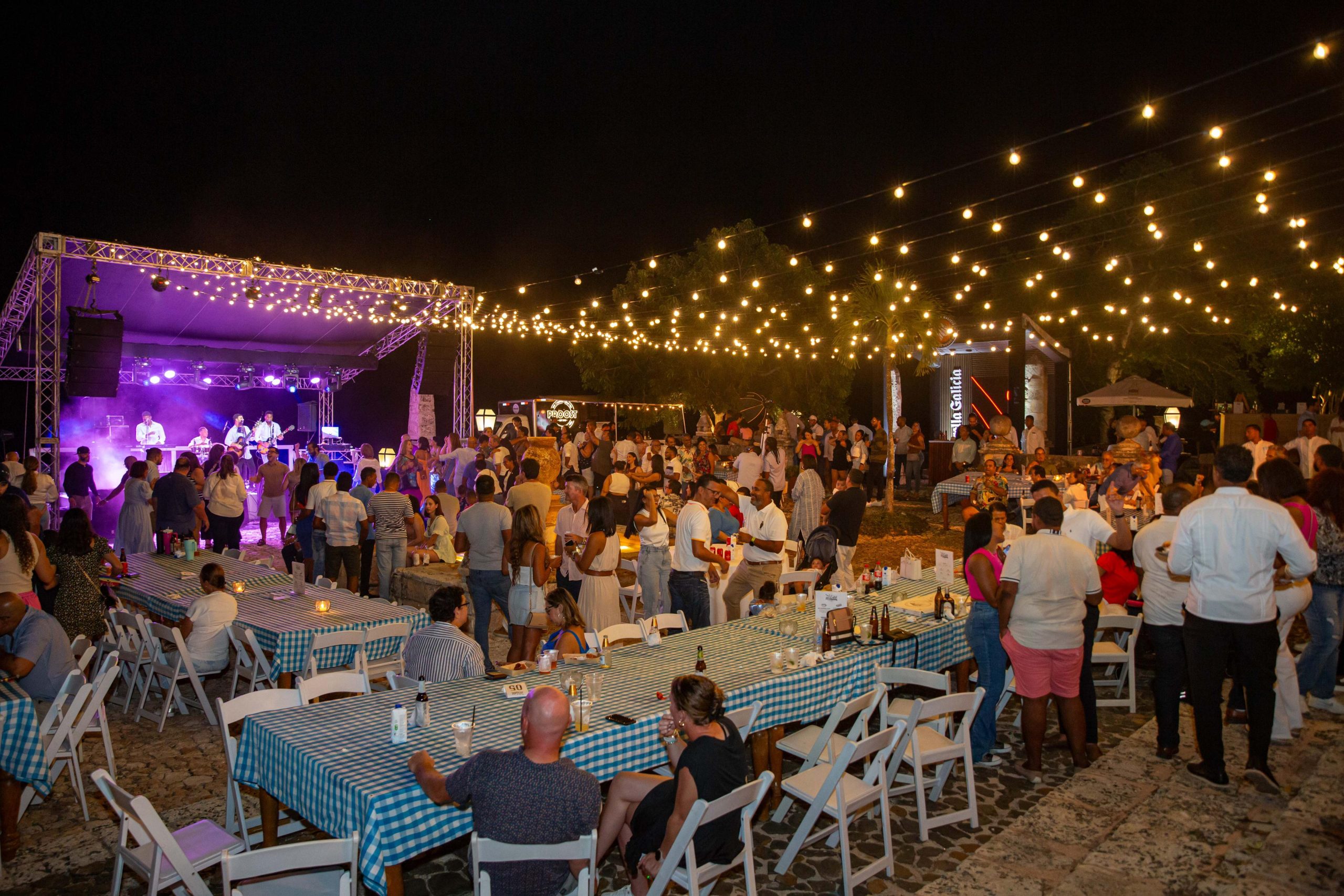 Beer, music, and fun in the most German style at the Altos de Chavón Oktoberfest party