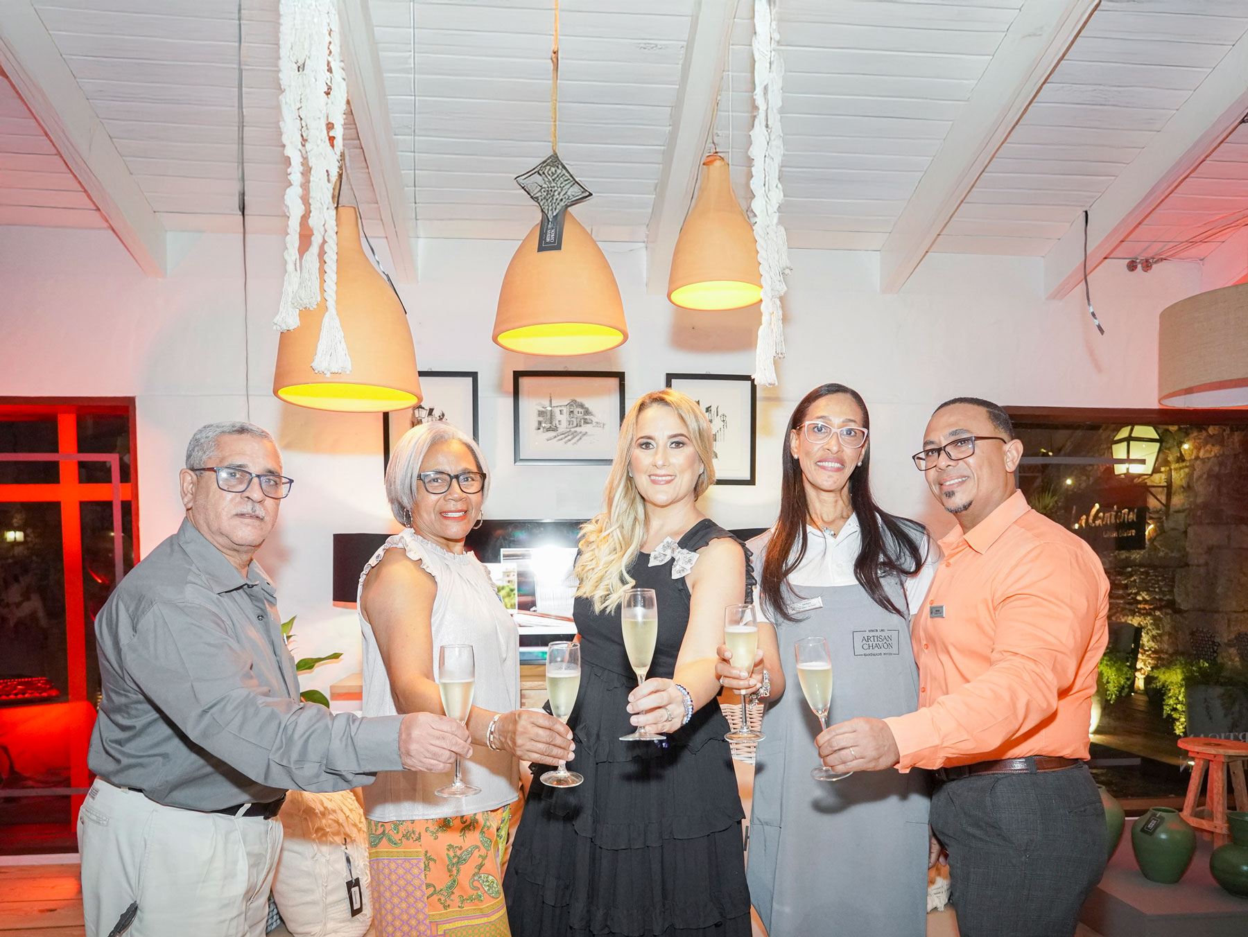 Artisan Chavón celebrates its anniversary with a pleasant cocktail among friends, collaborators, and clients