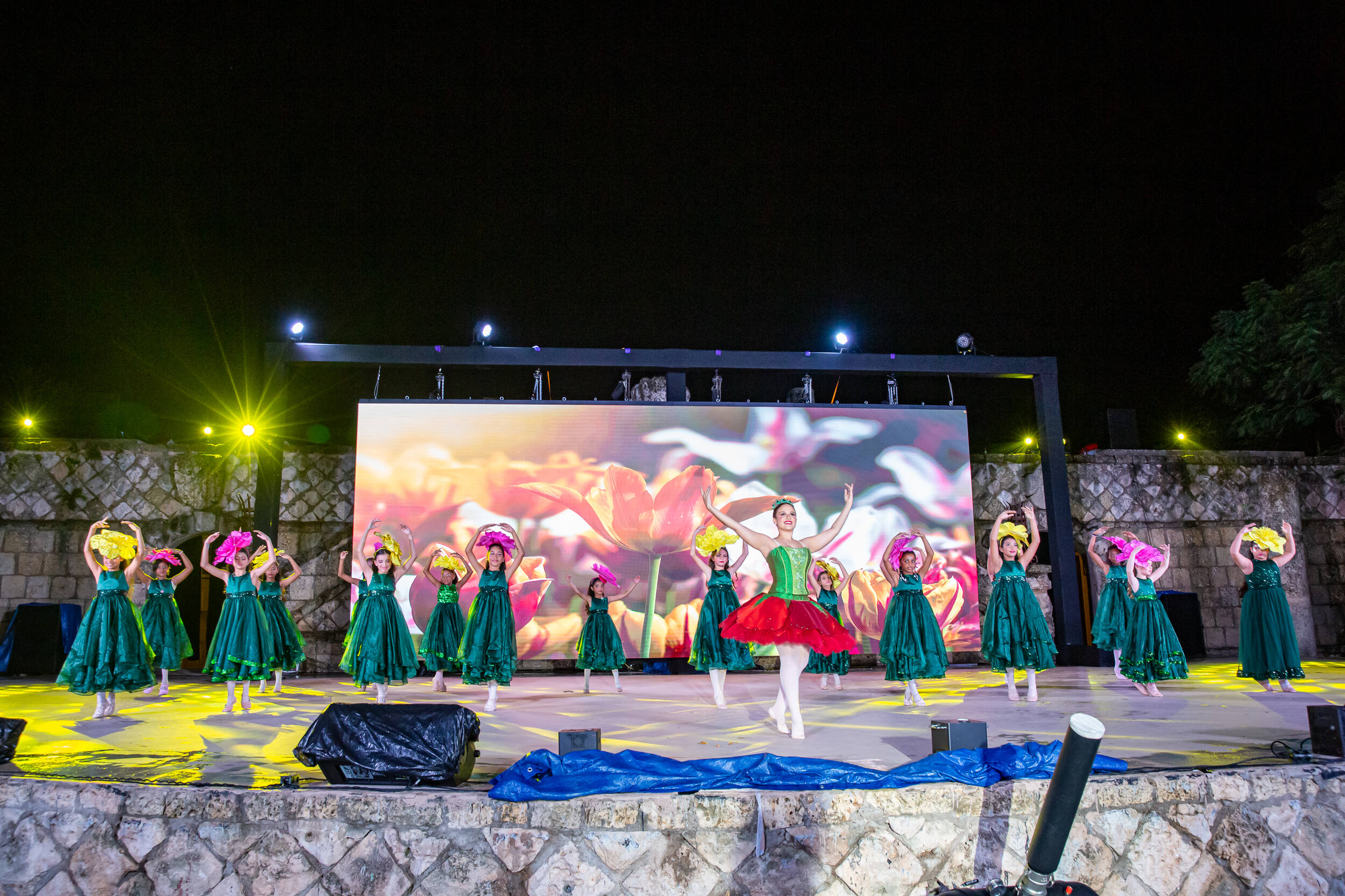 «Down the Rabbit Hole,» a Grand Ballet Performance in Altos de Chavón