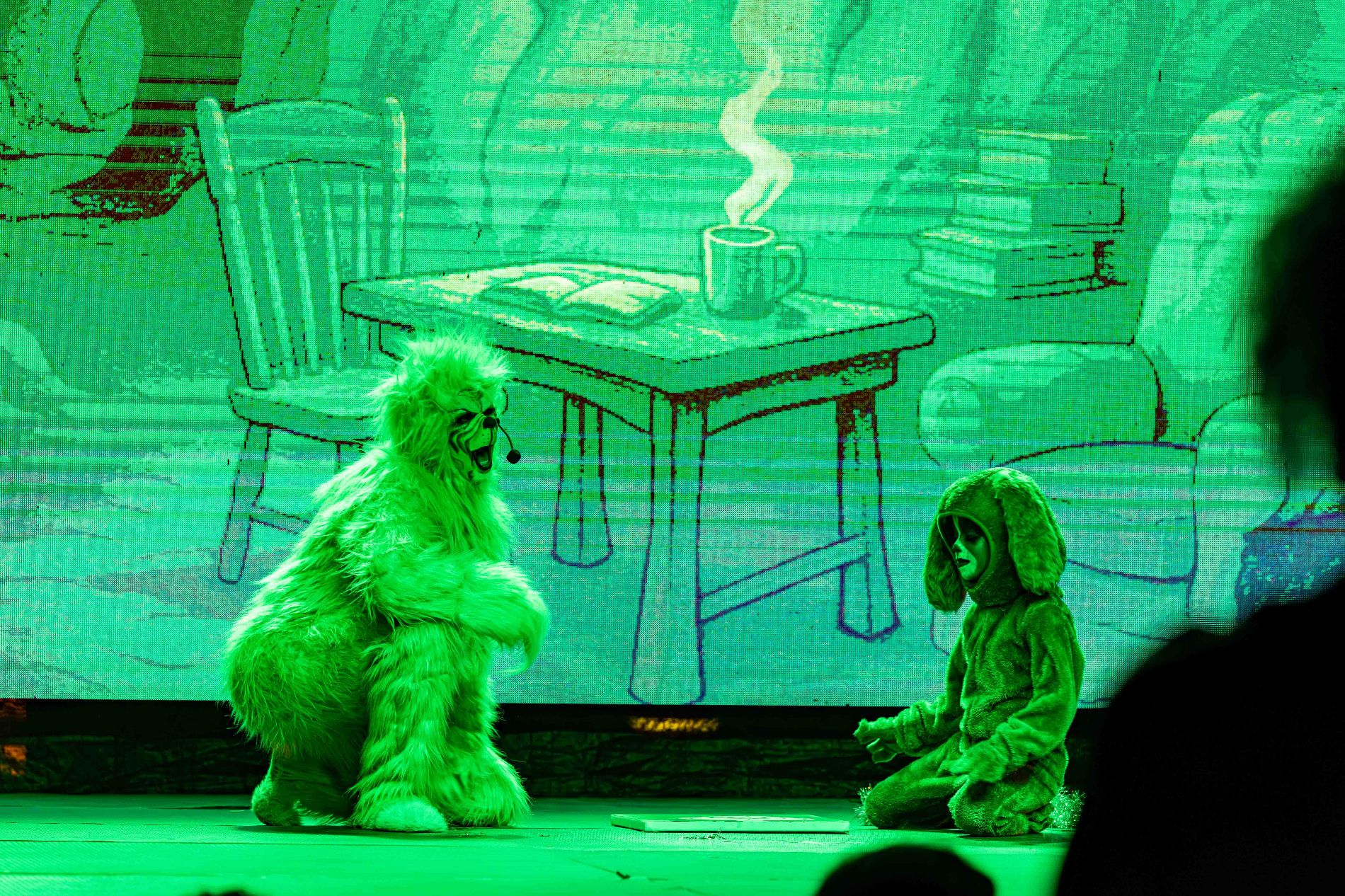 A Night of Festive Charm: «The Grinch» Fills the Marina with Magic and Joy
