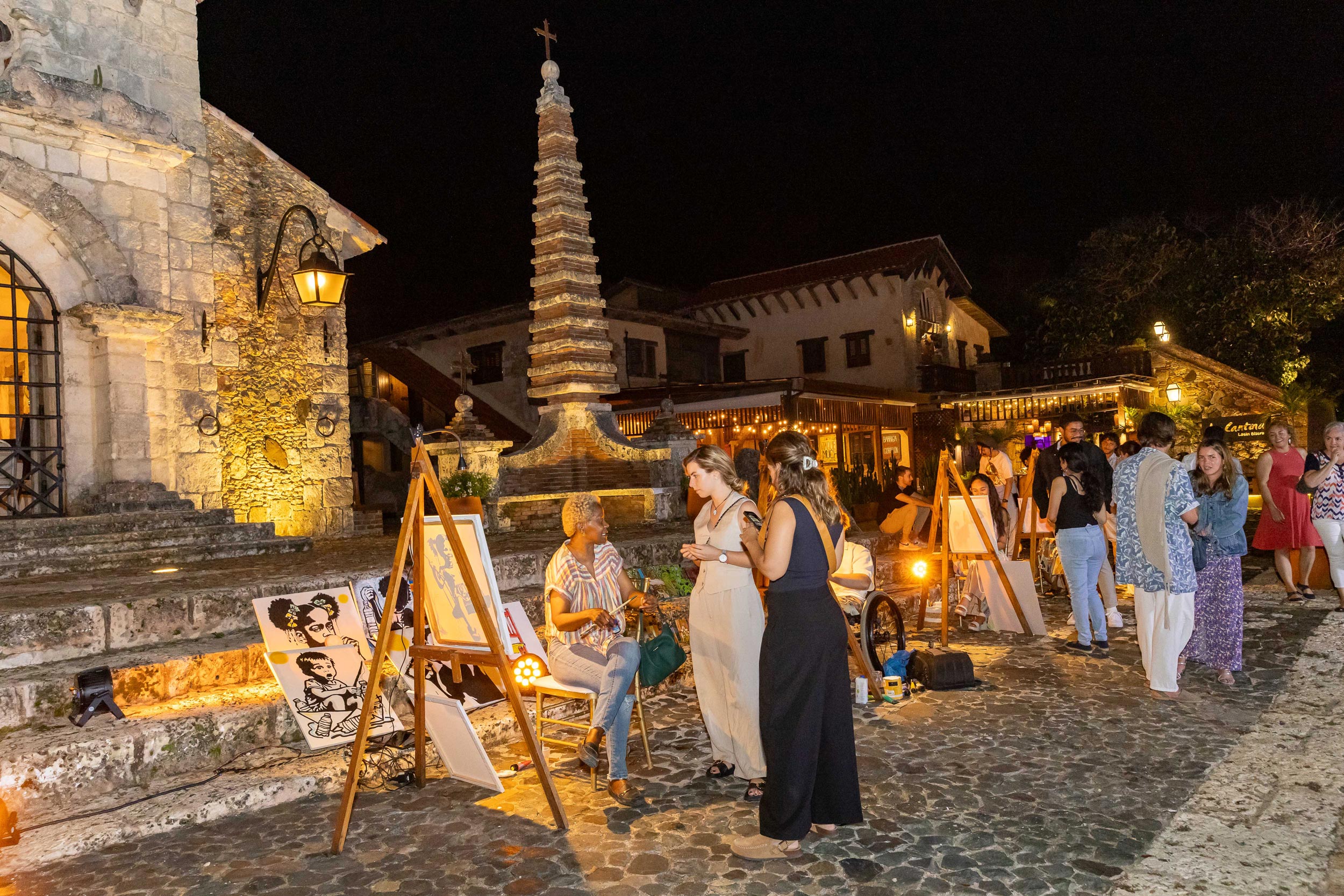 Visitors enjoy the third installment of Chavón's Jazzy Night