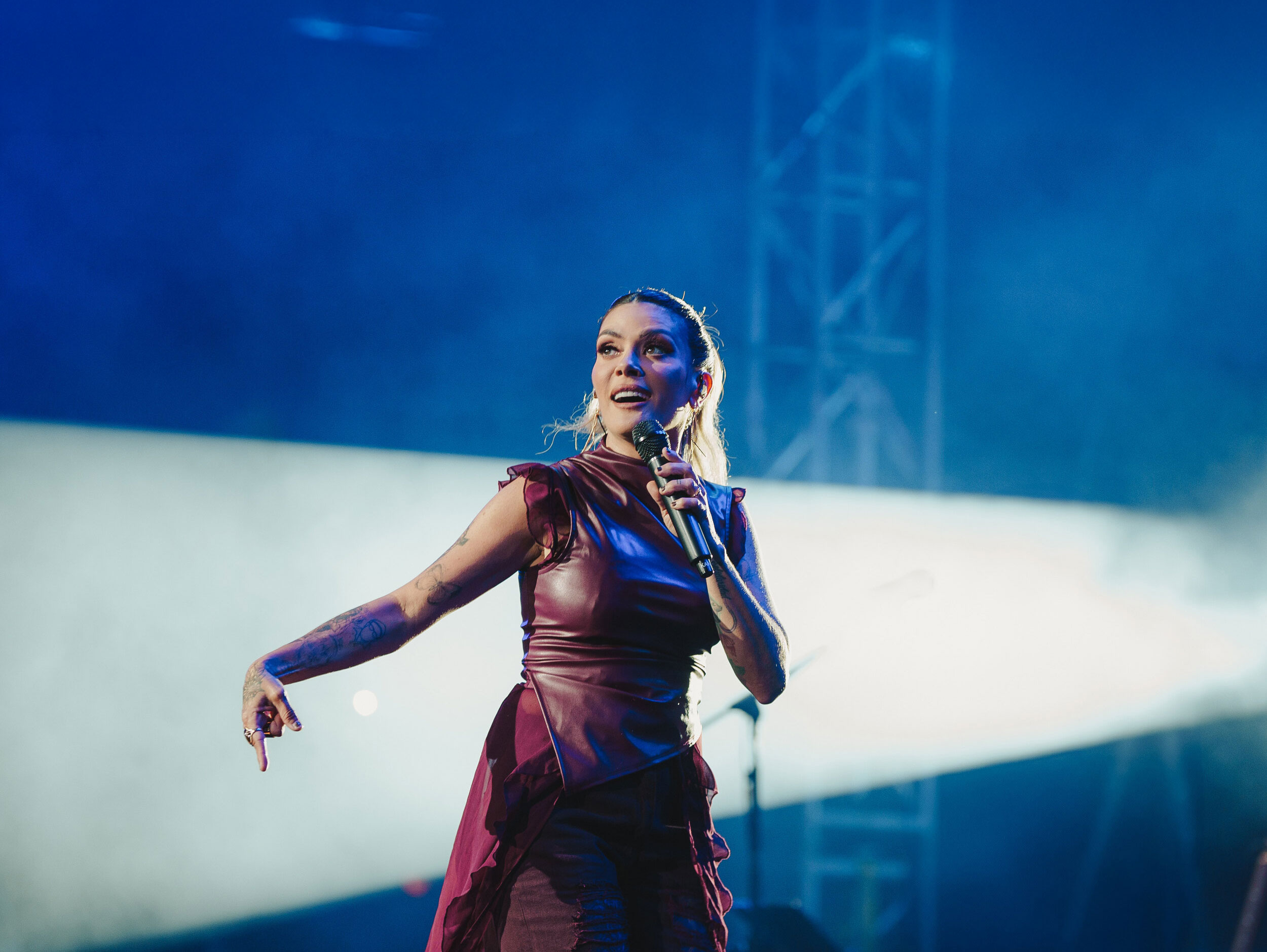 Kany García triumphs in Altos de Chavón and announces concert at Quisqueya Stadium for 2026