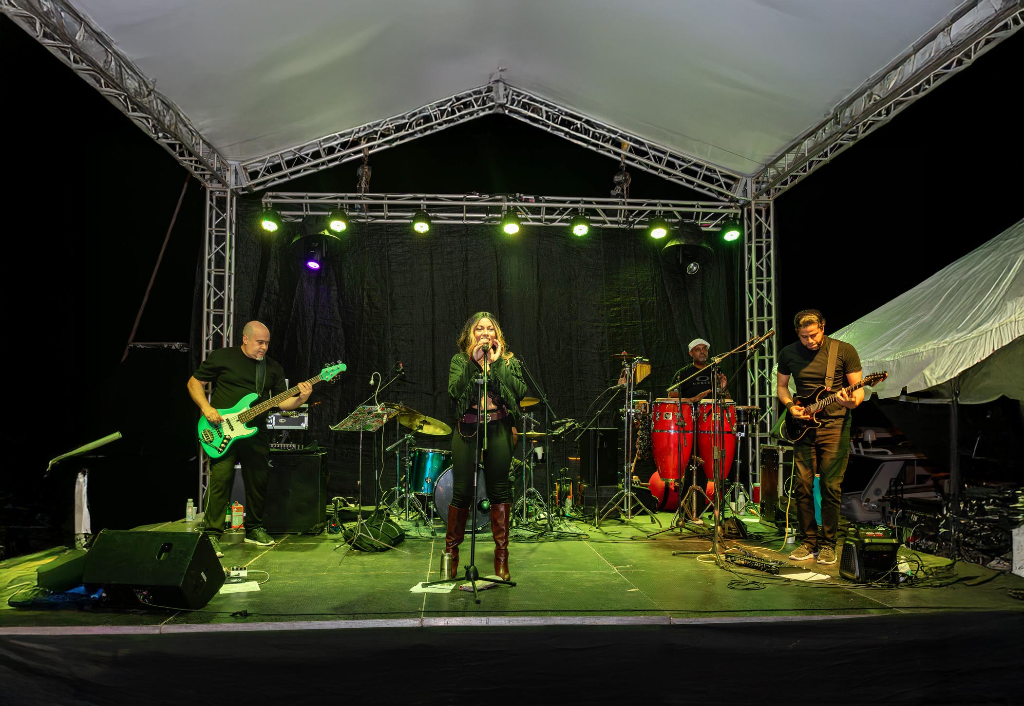 La Marina Casa de Campo vibrated with a spectacular Shakira Tribute in the Portofino Square