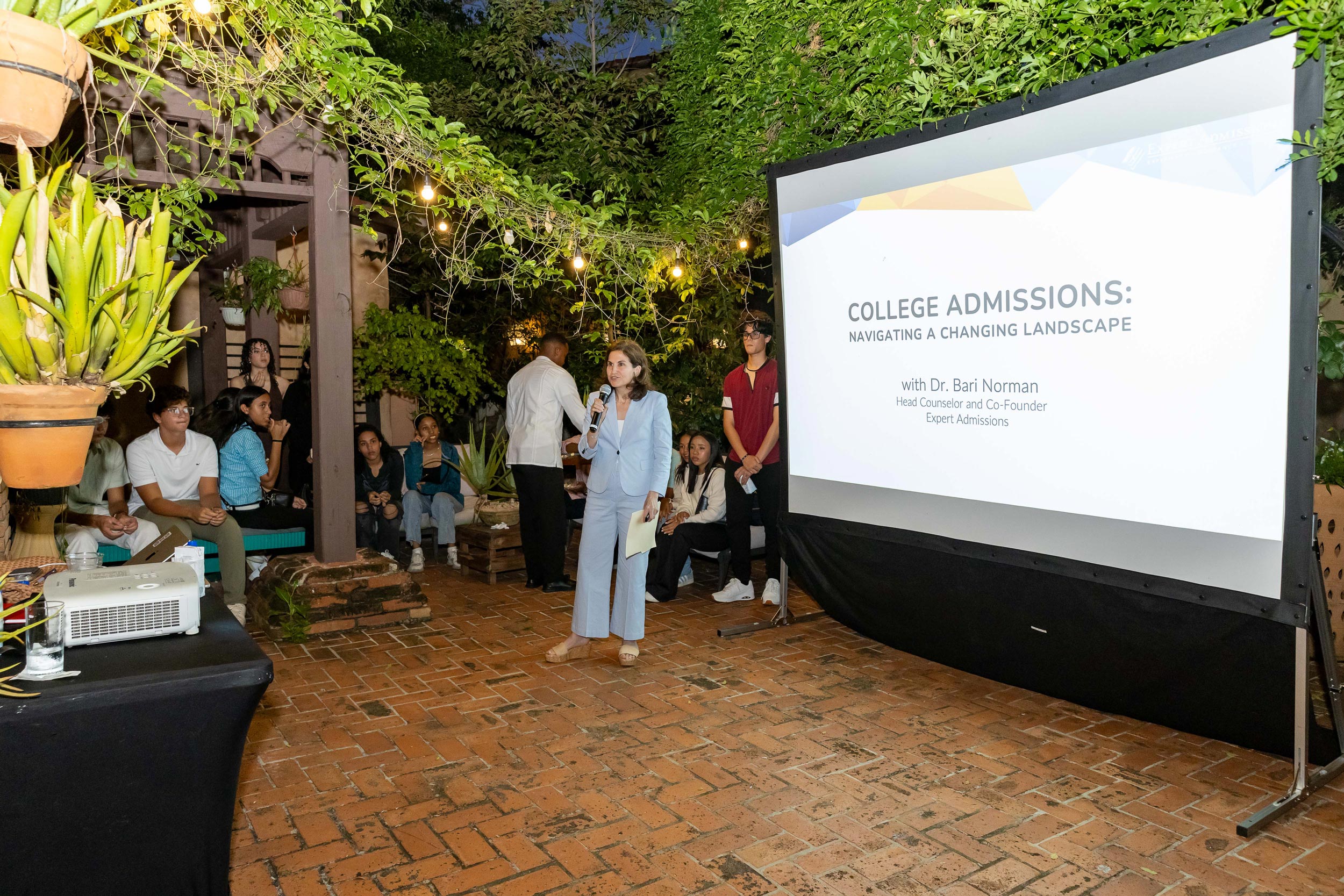 Casa de Campo organizes event to guide university admissions